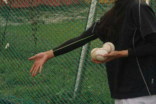 Cooling Wrap Soothes Elbow Pain